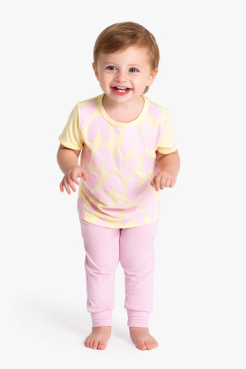 Pijama de modal coraes amarelo e rosa infantil